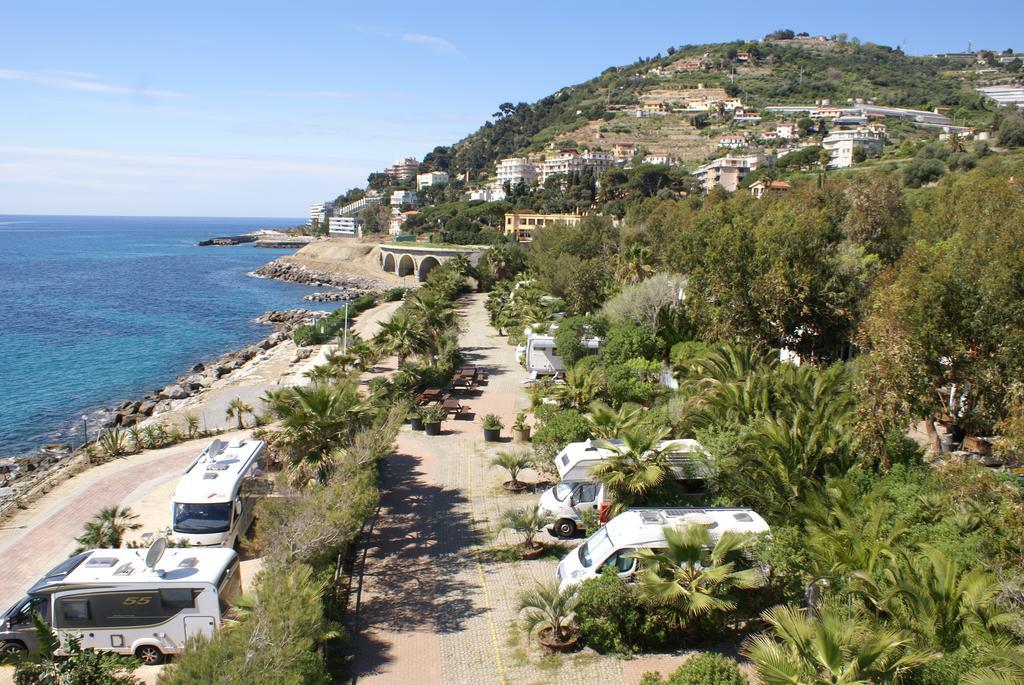 Villaggio Dei Fiori Sanremo Luaran gambar